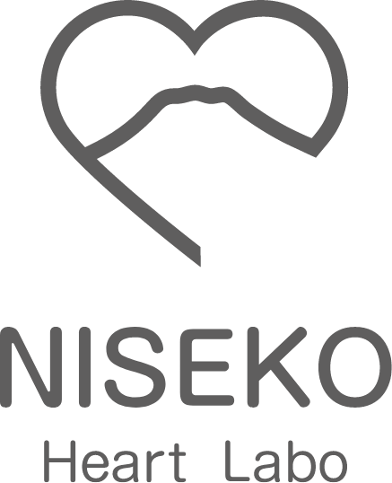 ニセコハートラボ ロゴ